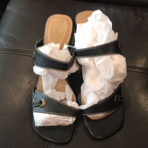 Black leather sandal